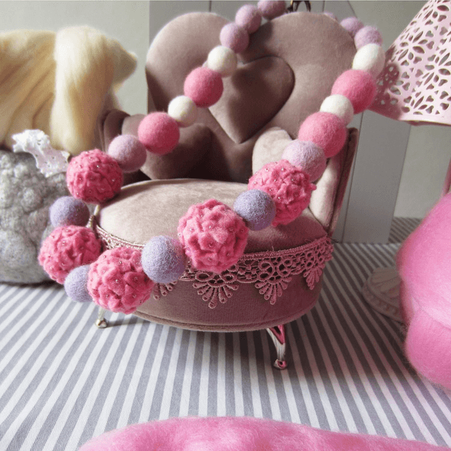 Collana in feltro di lana merino