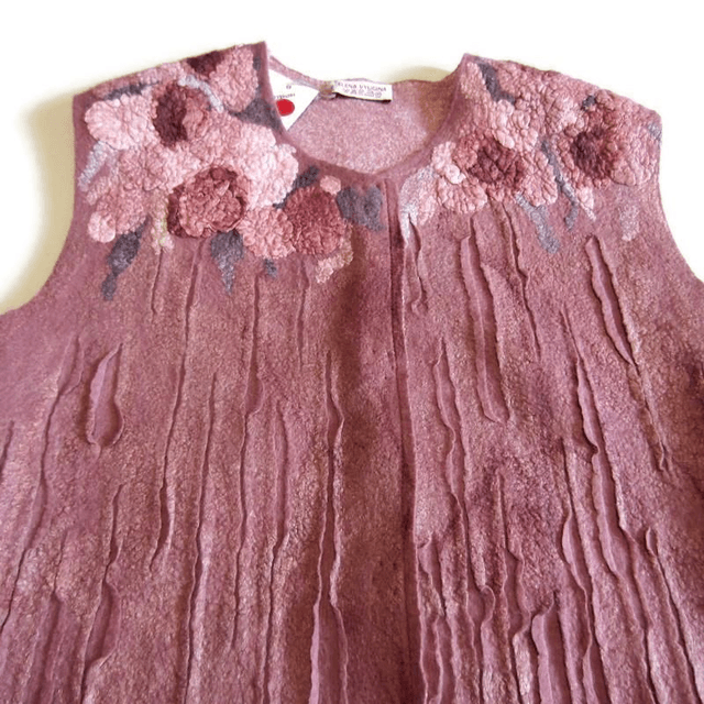 Gilet da donna infeltrito di lana merino e seta