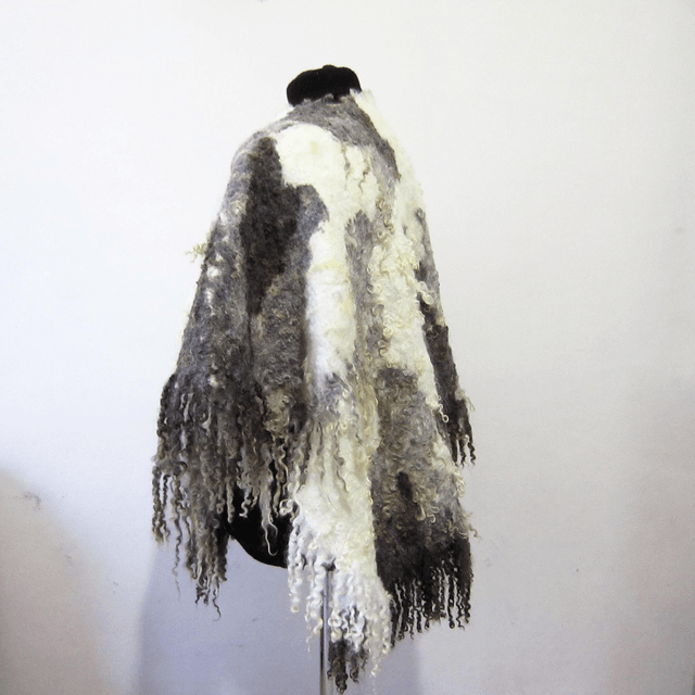 Poncho lana seta infeltrito fatto a mano poncho feltro regalo unico per lei materiali ecologici