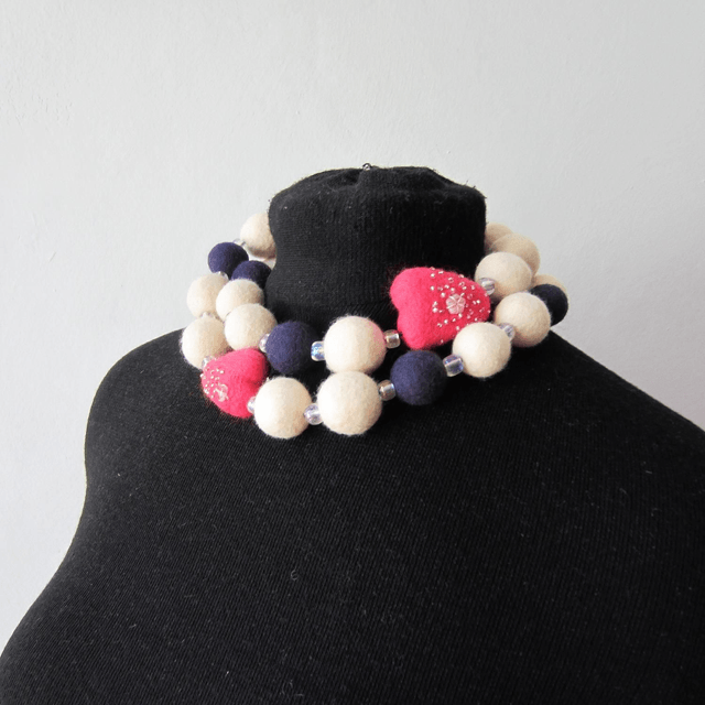 Collana in feltro di lana merino