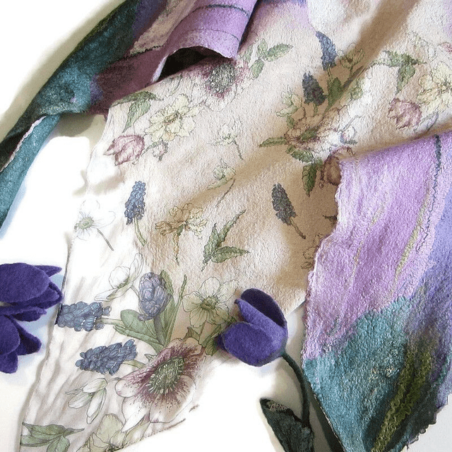 Scialle viola in feltro di lana merino seta   in feltro fiori tulipani viola sciarpa per le donne Regalo unico per le donne ragazza stile boho
