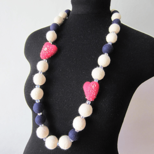 Collana in feltro di lana merino
