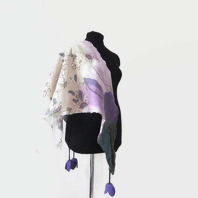 Scialle viola in feltro di lana merino seta   in feltro fiori tulipani viola sciarpa per le donne Regalo unico per le donne ragazza stile boho