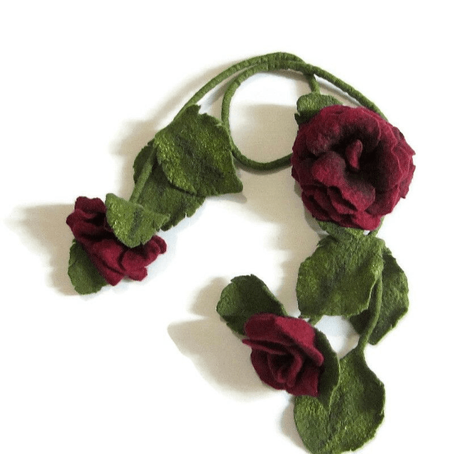 Collana infeltrita lana merino rosa Borgogna spilla feltro Collana fatto a mano regali unici collana boho