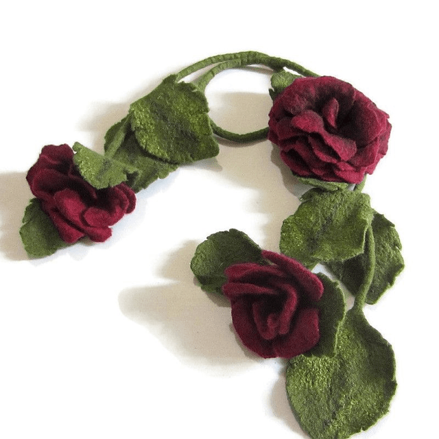 Collana infeltrita lana merino rosa Borgogna spilla feltro Collana fatto a mano regali unici collana boho