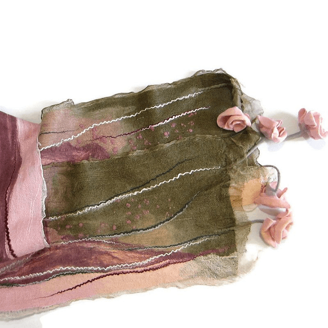 Sciarpa feltro lana merino seta infeltrita fiori rosa Sciarpa lunga calda donna fatto a mano regali unici per le donne
