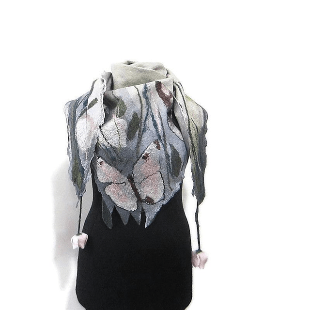 Scialle lana merino seta Scialle feltro fiori di lana fatto a mano bactus infeltrimento grigio rosa donna Regalo unico per le donne