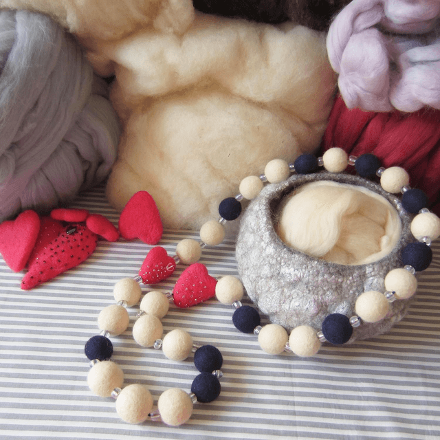 Collana in feltro di lana merino