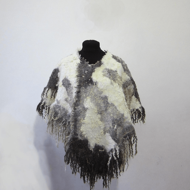 Poncho lana seta infeltrito fatto a mano poncho feltro regalo unico per lei materiali ecologici