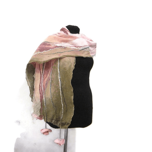 Sciarpa feltro lana merino seta infeltrita fiori rosa Sciarpa lunga calda donna fatto a mano regali unici per le donne