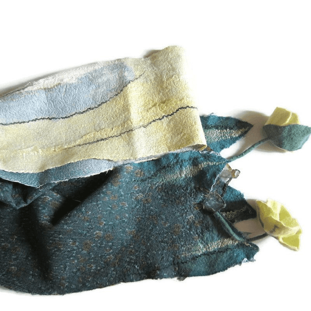 Sciarpa lana merino seta infeltrita Sciarpa verde con fiori lunga calda fatto a mano regali unici per le donne