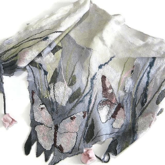 Scialle lana merino seta Scialle feltro fiori di lana fatto a mano bactus infeltrimento grigio rosa donna Regalo unico per le donne