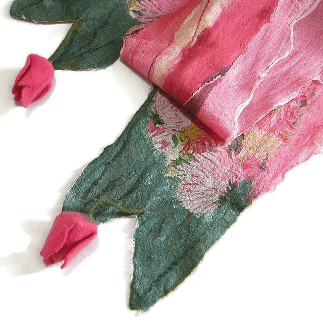 Sciarpa feltro di lana seta Sciarpa rosa lunga calda Sciarpa da donna fiori infeltrimento fatta a mano regali unici per le donne