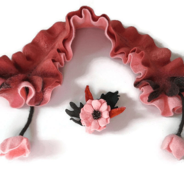 Sciarpa collo feltro lana merino infeltrita Sciarpa fatta a mano Sciarpa rosa corallo Regali unici per lei Sciarpa donna fiore sciarpa