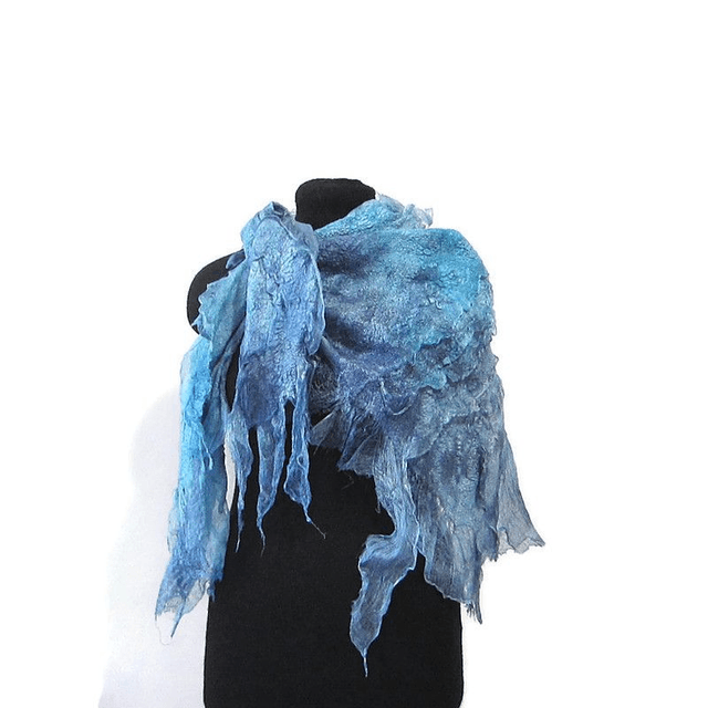 Scialle lana merino seta Scialle feltro fatto a mano scialle caldo bactus infeltrimento blu donna Regalo unico per donne grunge boho style