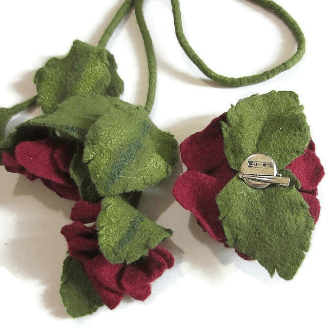 Collana infeltrita lana merino rosa Borgogna spilla feltro Collana fatto a mano regali unici collana boho