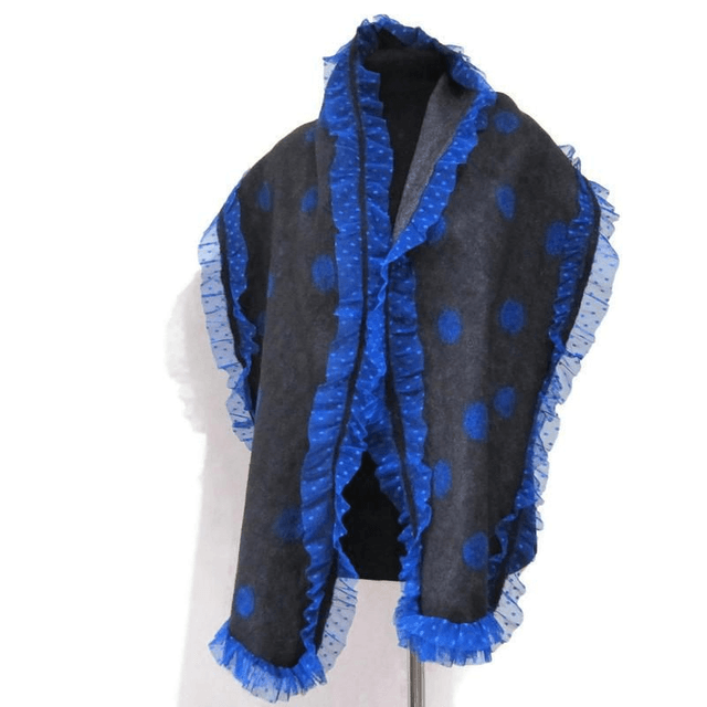 Sciarpa infeltrita di lana merino e seta in stile boho