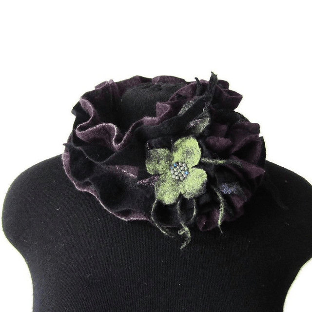 Sciarpa collo feltro lana merino infeltrita Sciarpa fatta a mano Sciarpa viola nero Regali unici per lei Sciarpa donna