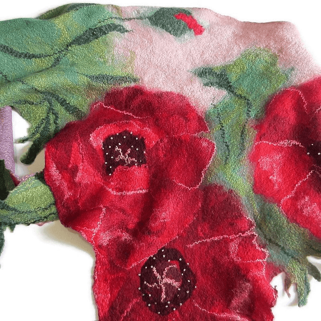 Scialle arte donna papaveri perline fiori feltro lana merino seta viscosa infeltrimento Scialle fatto a mano caldo rosso verde Regalo unico