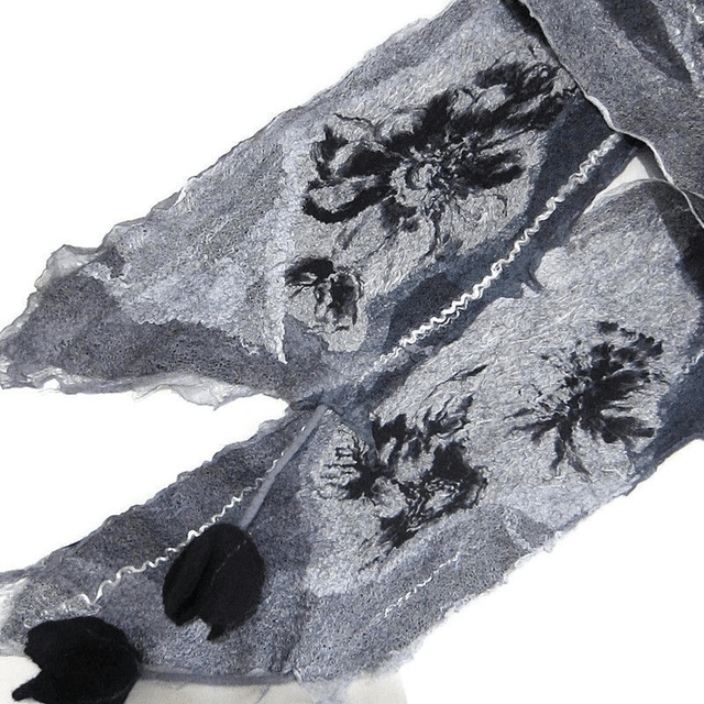 Sciarpa lana merino seta infeltrita fiori tulipani feltro Sciarpa colore grigio nero lunga calda donna fatto a mano regali unici per donne
