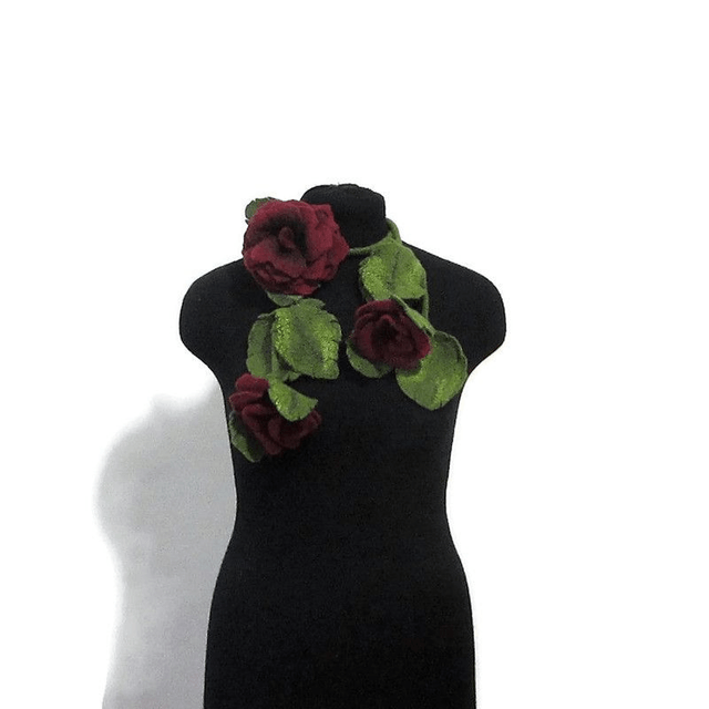 Collana infeltrita lana merino rosa Borgogna spilla feltro Collana fatto a mano regali unici collana boho