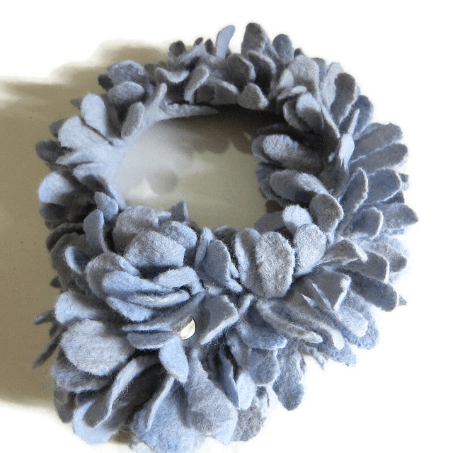 Sciarpa collo feltro lana merino infeltrita Sciarpa fatta a mano Sciarpa colore grigio blu Regali unici per lei Sciarpa donna