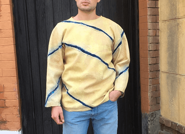 Pullover infeltrito di lana oro
