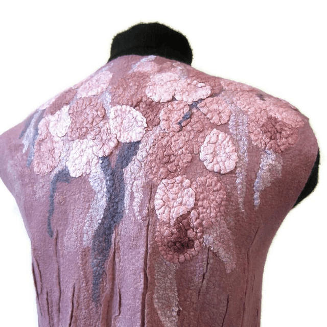 Gilet da donna infeltrito di lana merino e seta