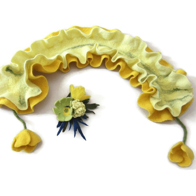 Sciarpa collo infeltrito lana merino infeltrita Sciarpa fatta a mano giallo Regali unici per lei Sciarpa donna