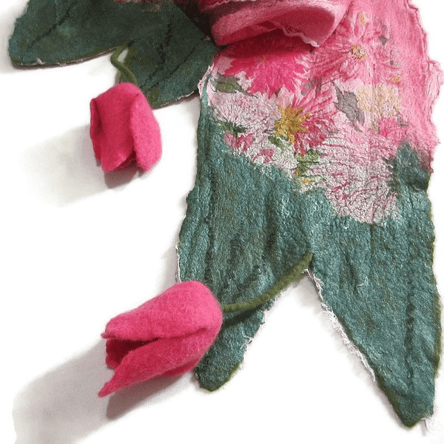 Sciarpa feltro di lana seta Sciarpa rosa lunga calda Sciarpa da donna fiori infeltrimento fatta a mano regali unici per le donne