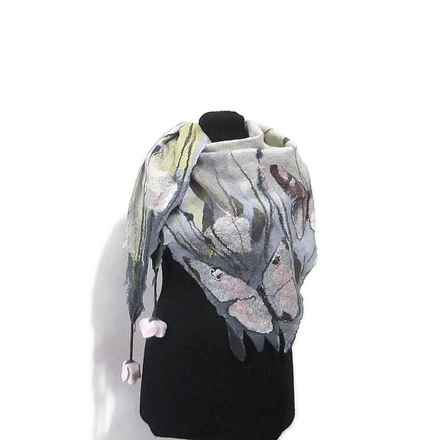 Scialle lana merino seta Scialle feltro fiori di lana fatto a mano bactus infeltrimento grigio rosa donna Regalo unico per le donne
